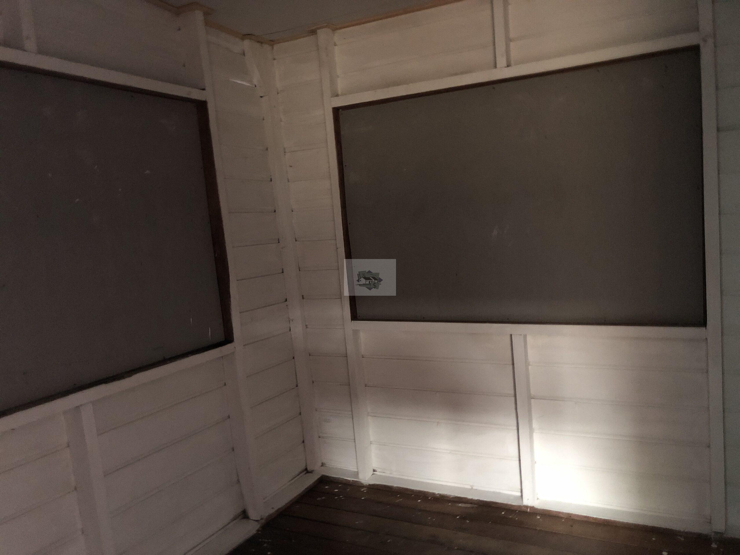 Te renoveren laagbouw van hout