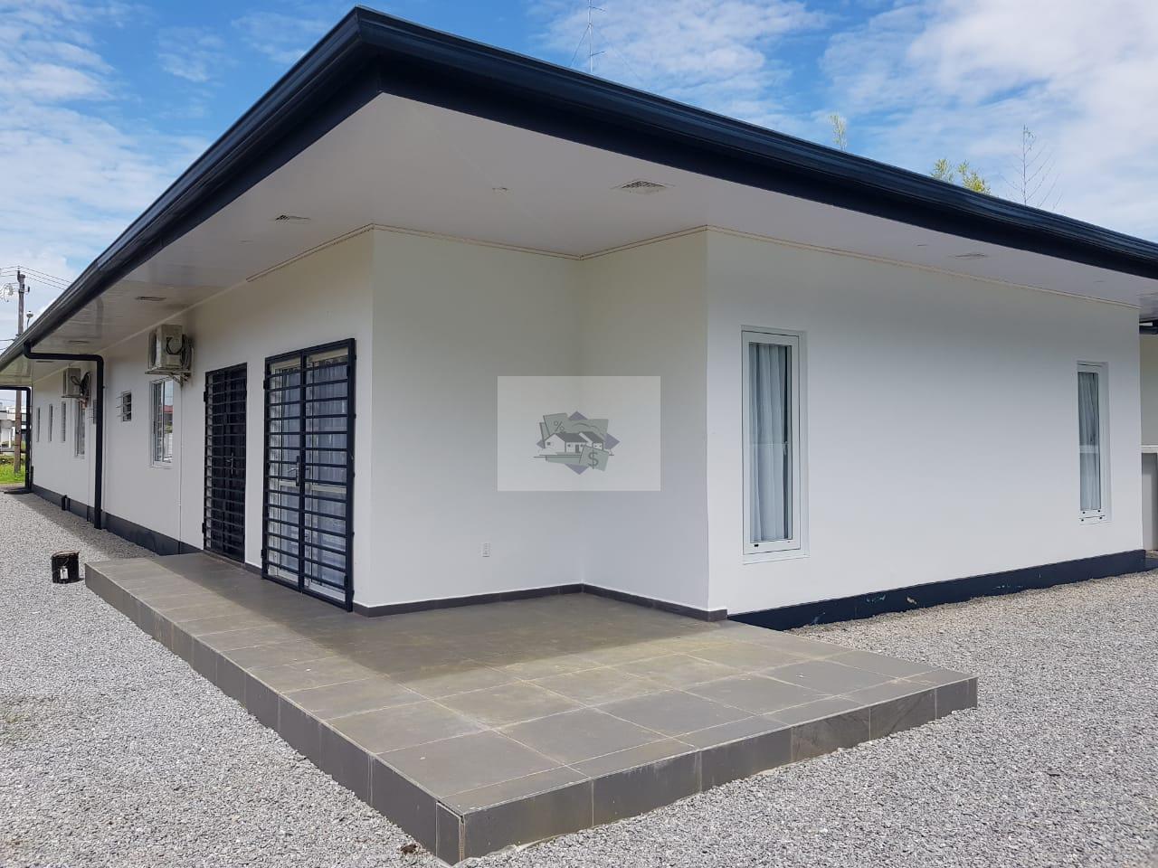 Vakantie woning met zwembad te huur