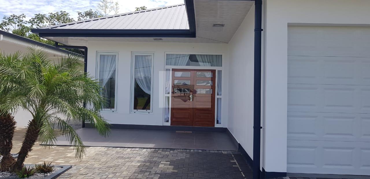Vakantie woning met zwembad te huur