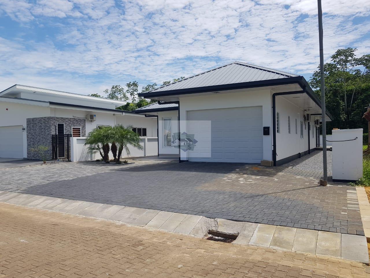 Vakantie woning met zwembad te huur