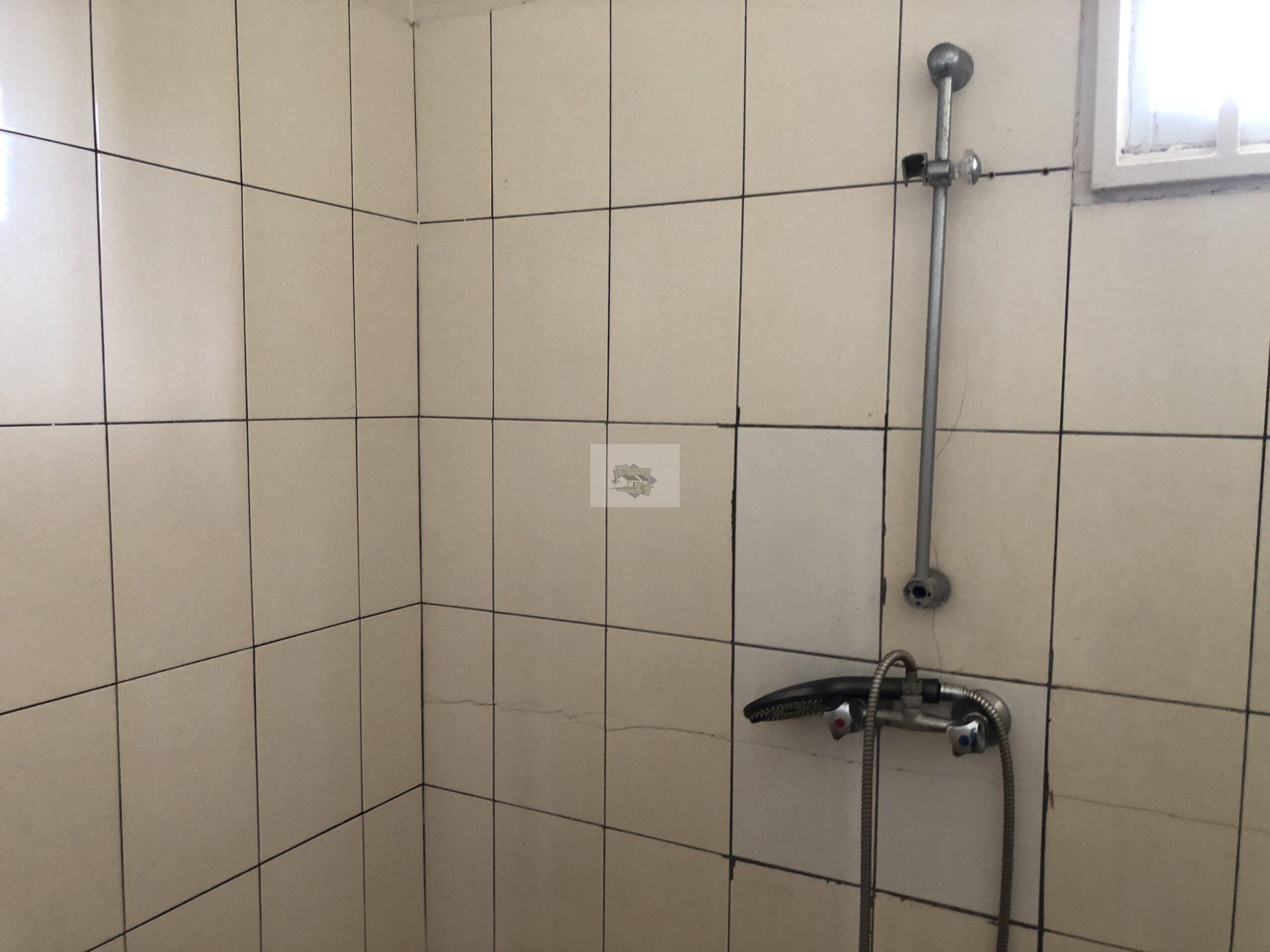 Centraal gelegen gemeubileerde woning in Uitvlugt te huur