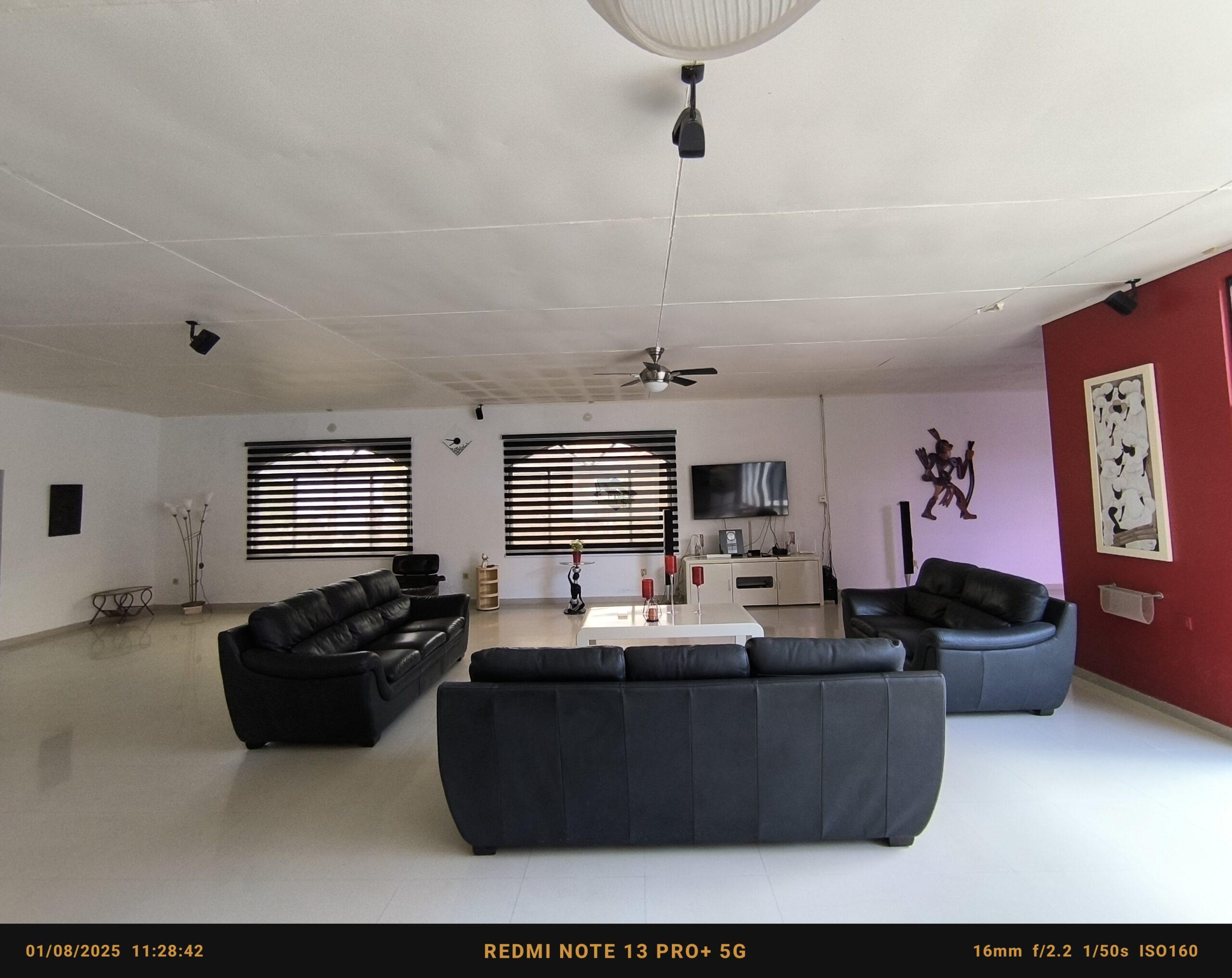 Ruime villa met groot perceel te koop in Jakin project te highway.