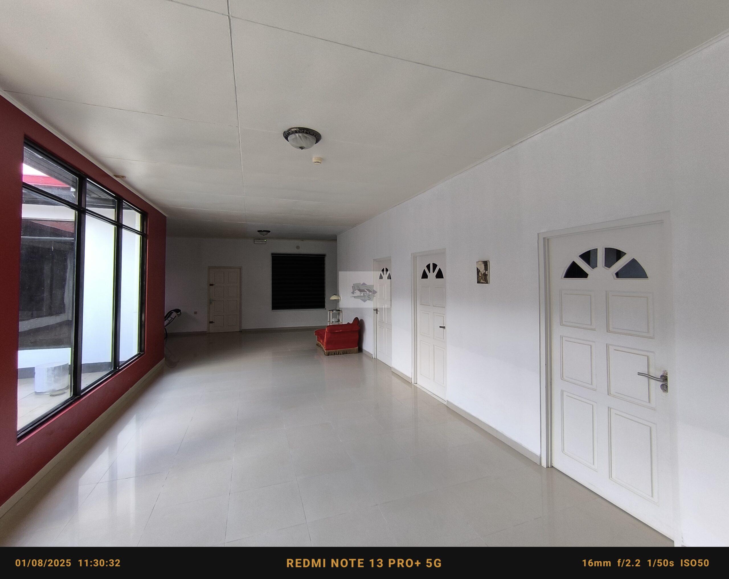 Ruime villa met groot perceel te koop in Jakin project te highway.
